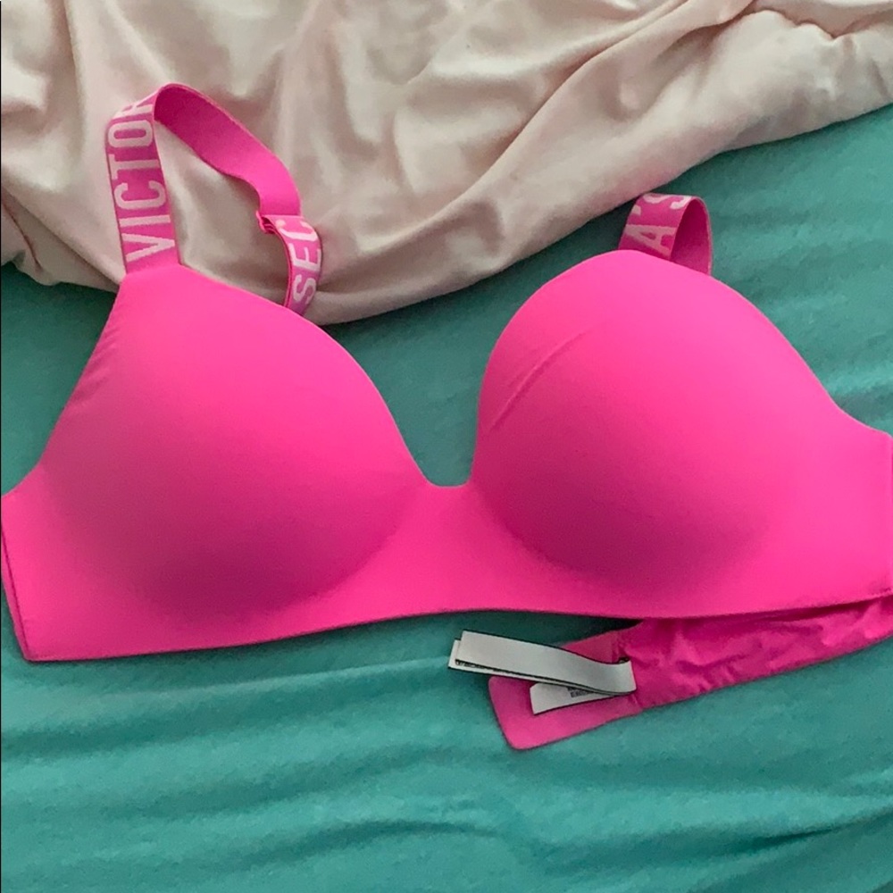 Victoria’s Secret wireless t shirt bra 38C
